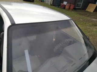 Daewoo Nexia 2005 года, 85 л.с., пробег 450000 км. VIN: XWB3D31UD5A030564, седан, серебристый цвет, механическая коробка передач. Имеет внешние повреждения: потертости, царапины, вмятины, очаги коррозии на кузове, трещины и сколы стекол. Со слов должника, двигатель неисправен. По данным ГИБДД…