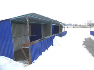 Торговые прилавки 44 штуки, киоски открытые 11 штук. Ознакомление с имуществом осуществляется по заявке по тел. 89048159915 или эл. адресу: chesaserg@mail.ru.