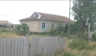 Здание администрации (контора) 600 кв.м., с. Колос. Объект на кадастровом учете не стоит (не зарегистрирован в ЕГРН). Ознакомление с имуществом осуществляется по предварительной записи по тел. +7-987-327-18-88.