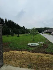Сети водоснабжения: колодцы водопроводные диаметром 1м - 177 ед, сети водопровода общей протяженностью 12 800 п.м, в том числе: из полиэтиленовых труб диаметром 160мм – 12000 п.м, из стальных труб диаметром 160 мм – 800 п.м. Сети канализации: колодцы канализационные диаметром 1м - 187 ед, сети…