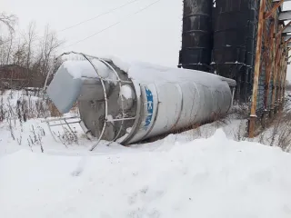 Склады и ж/д пути 5586,8 кв.м, участок 28555 кв.м, Абакан. Имущество, расположенное по адресу: Республика Хакасия, г. Абакан, ул. Горная, д. 7: Недвижимое имущество - Нежилое здание (склад II группы №1), кад. №19:01:080501:1366, пл.1177,1 кв.м. Нежилое здание (склад II группы №2)…