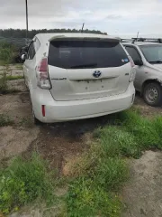 Toyota Prius, 2015. Автомобиль Toyota Prius, г/н О696РВ124, 2015г.в., № кузова ZVW413401107, отсутствует высоковольтная батарея, элементы салона, данный автомобиль использовался в такси, рабочее состояние не проверялась. Данное имущество обращено в доход государства, находится в г. Уяр (документы и…