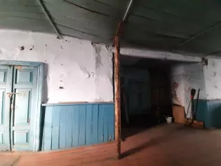 Нежилое одноэтажное деревянное здание,  с кадастровым номером 38:16:000010:1846, площадью 296,00 кв.м., расположенное по адресу: Российская Федерация, Иркутская область, Усольский район, р.п.Мишелевка, ул.П.Кузякина, д.26а Нежилое здание площадью 296,0 кв.м., с кадастровым номером…