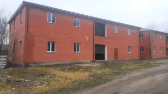 Здание, кадастровый номер: 62:28:0020704:122; Площадь: 977.4 кв.м.; Назначение: Нежилое; Этажей 2; Год завершения строительства: 2013; Материал наружных стен: Кирпичные Местоположение: Рязанская область, г Скопин, ул Ленина, д 158 г; 
Здание, Кадастровый номер: 62:28:0020704:123; Площадь 565.5…