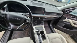 Exeed VX 2022 г.в., VIN LVTDD24B4ND143528, цвет серый, мощн.двиг 248,8  183 , ПТС 1643 02047041539 от 07.06.2022г., СТС АК/1 64 от 16.07.2023. Находится в залоге у АО «Альфа Банк».