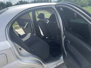 Chevrolet Aveo, 2007 года, 93,9 лс, 285 680 км, АКПП. Автомобиль марки Шевроле Авео модель CHEVROLET AVEO, 2007 г.в. VIN номер KL1SA697J8B088163. Имущество обременено залогом Банка ВТБ (ПАО). Визуальных дефектов по кузову нет, требуется замена кнопки на селекторе, требуется замена одного фиксатора…