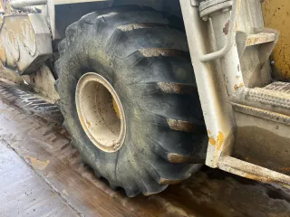 Каток дорожный Caterpillar CB54B, 2017 г.в., мощность двигателя 131,2 л.с, VIN: CATCB54BJS4P00307, ГРЗ 14РК9826.