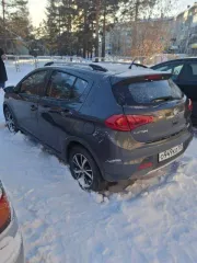 Лифан X50 2016 года, 103 л.с., пробег 56 502 км. VIN: X9W215852G0000487, госномер О949КО138. Автомобиль не на ходу. Коробка передач неисправна, привод коробки снят и находится в багажнике. Двигатель не закреплен под капотом, так как неисправен и стоит на деревянной доске. Находится в Иркутской…