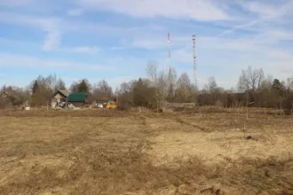 Земельный участок 1454 кв.м, ИЖС, Московская область, д. Холмец, примерная площадь 1454 кв.м., категория – земли населенных пунктов, расположен по адресу: Российская Федерация, Московская область, м.о. Шаховская, д. Холмец, кадастровый квартал 50:06:0110201, цель предоставления – для…
