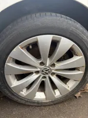 Volkswagen Passat, 2012 года, 152 лс, 300000 км, фольксваген Passat CC, VIN WVWZZZ3CZCE712410, год выпуска 2012. Обращаю внимание, что аккумулятор транспортного средства севший, множественные следы коррозии тормозных дисков, внешнее состояние неудовлетворительное. Также следует отметить, что…