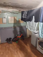 Продается 1/2 доля в праве на комнату площадью 12,1 м2 в жилом помещении по адресу: Владимирская область, г. Александров, ул. Гагарина, д. 19, к. 233, кадастровый номер 33:17:000702:793. Контакт для организации осмотра: 8-901-161-34-53.