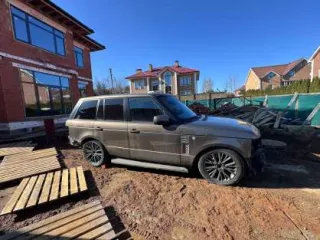 Легковой универсал Land Rover Range Rover, VIN - SALLMAMH4CA365649, 2011 г. в., цвет – бронзовый. Т/с имеет ряд недостатков. Недочеты описаны в отчете об оценке.