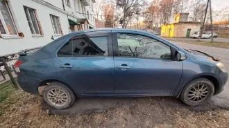 Toyota Belta 2012 года выпуска, государственный регистрационный знак Р833МК27.