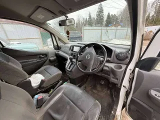 Nissan NV200 Vanette 2012 года, белый цвет. Двигатель HR16, мощность 109 л.с. (81.75 кВт), объем 1597 см³. Кузов № VM20025773, экологический класс 4. Максимальная масса 1925 кг, масса без нагрузки 1250 кг. Произведен в Японии.