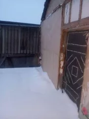 Земельный участок площадью 714 +/- 9 кв.м по адресу: Россия, Саратовская обл., г. Пугачев, ул. Татарская, дом 112, кадастровый номер 64:46:020421:22 с домом площадью 59.1 кв.м, кадастровый номер 64:46:020302:114. Дом находится в аварийном состоянии, для проживания не пригоден из-за разрушения стен…