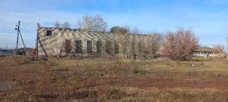 Здание комбайного бокса Здание комбайного бокса площадью 553,3 кв.м, кадастровый номер 73:07:070804:671, расположенное по адресу: Ульяновская область, Майнский район, с.Загоскино, ул.Колхозная, расположенное на земельном участке с кадастровым номером 73:07:070804:709, площадью 552 кв.м, категория…