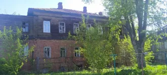 Нежилое здание 311,7 м² и земельный участок 994 м², Ярославская область. Нежилое здание, 3-х этажное, кадастровый номер 76:19:020102:143, общей площадью 311,7 кв.м., расположенное по адресу: Ярославская область, г. Ростов, ул. Февральская, д.7. Земельный участок, общей площадью: 994 кв.м…