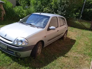 Легковой автомобиль комби  хэтчбек  РЕНО CLIO 1.2 16V RТ, VIN: VF1BB0W0F24597156, 2001 г.в., цвет СЕРЕБРИСТЫЙ, Номер кузова  кабины : VF1BB0W0F24597156, Рабочий объем: 1149. Мощность  кВт/л.с. : 55.2/75.0