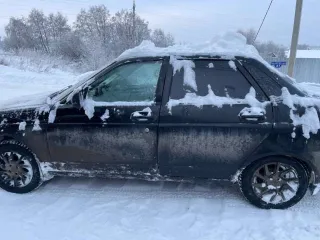 Lada Priora 2017 года выпуска, VIN XTA217020J0559254, госномер Р136РУ159. Модель двигателя 21116, номер 3774045. Мощность 87 л.с., объем 1.6 л. Кузов черный, механическая КПП, передний привод. Пробег более 150 тыс. км. Требуется ремонт кузова: коррозия, царапины, трещины на лобовом стекле…