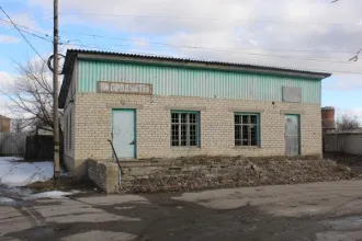 Магазин 102,5 м², участок 560 м², Волгоградская область, здание магазина №9. Здание одноэтажное, кирпичное, 1976 г. постройки, общей площадью 102,5 кв.м. с кадастровым номером: 34:25:000000:2662 и земельный участок площадью 560 кв.м. с кадастровым номером: 34:25:010104:21.