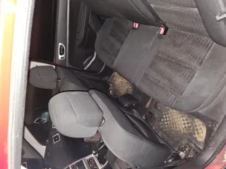 Peugeot 307 2006 Легковой автомобиль хэтчбек VIN VF33CNFUL84785557 Год выпуска 2006 Кузов VF33CNFUL84785557 Модель двигателя NFU10FX6NPSA 3076207 Цвет Красный Тип двигателя Бензиновый Мощность 109 л.с. 80 кВт Объем 1587 куб. см ПТС 51 УТ 730469 СТС 99 42 948972