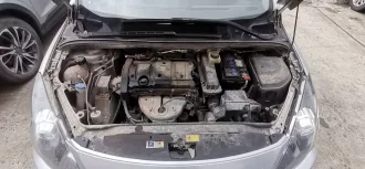 Peugeot 307, 2007 г.в., VIN: VF33CNFUL84954453, серый кузов, объем 1587 см³, мощность 109 л.с., экологический класс 4, тип: хэтчбек. В залоге у ООО МКК «КарМани». Состояние: битое в левую переднюю и заднюю части, после ДТП отремонтировано (видно по цвету краски), обшивка потолка демонтирована…