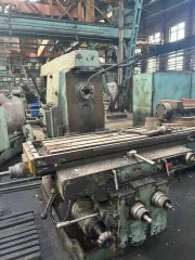 Горизонтально-фрезерный станок 6Р83Г 1984 года выпуска, инвентарный номер 220564. Внешне не разукомплектован, возможно отсутствие деталей.