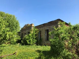 Земская школа 300,8 кв.м Республика Татарстан Земская школа кад. № здания 16:19:000000:2461 площадь здания – 300,8 кв.м Республика Татарстан, р-н Заинский муниципальный, с/п Тюгеевское, с.Тюгеевка, улица Школьная, д 100 Год ввода в эксплуатацию: 1912 Количество подземных этажей : 0 Вид ограничений…
