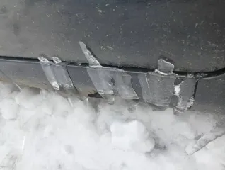 Toyota Avensis, 2000 года, 129 лс, 380000 км, АКПП, VIN: SB153ZBN10E012174, гос. номер: Е 848 УС 22, цвет: черный. Имеется коррозия порогов, арок, в том числе сквозная коррозия. Отслоение лакокрасочного покрытия, трещины и царапины по кузову автомобиля. Наличие хода у автомобиля не проверялось…