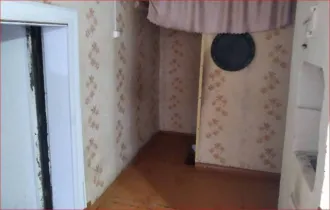 Дом 49,8 кв.м и земельный участок 943 кв.м в Кировской обл. Дом, площадью: 49,8кв.м., с кадастровым номером: 43:31:310096:22, расположенный на земельном участке, площадью: 943кв.м., с кадастровым номером: 43:31:310096:15. Адрес: Российская Федерация, Кировская область, р-н. Советский, г. Советск…