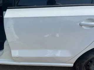 VW Polo, 2016, 110 лс, 144000 км, АКПП. Белый VW Polo 2016 г.в. Точный пробег неизвестен (указан со слов должника). Использовался в кар-шеринге в приморском городе. Сам не заводится, возможна транспортировка только на эвакуаторе. Документы в наличии (СТС и ПТС). Множественные мелкие царапины по…