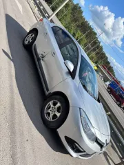 Renault Fluence 2014 года, 1.6 АТ, VIN: X7LLZL70F50543237. 2-х зонный климат-контроль. Биты правые двери, трещина на лобовом стекле. Все расходники менялись вовремя.