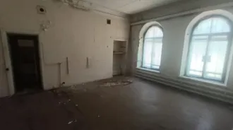 Нежилые помещения 1117.4 кв.м Ярославская область г. Ярославль ул. Красный съезд д. 8 в составе: Помещение кадастровый номер: 76:23:010101:188270 назначение: нежилое этаж № 1 площадь: 76 кв. м; Помещение кадастровый номер: 76:23:010101:188286 назначение: нежилое пом. 1-3,18-23,42 (1 этаж)…