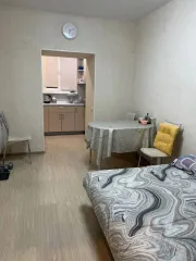 Однокомнатная квартира 44.6 кв.м, Стерлитамак, ул. Строителей, д.65, кв.211. Кадастровый номер: 02:56:050109:1494. Имущество является предметом залога ПАО Сбербанк и принадлежит гражданину-банкроту на праве собственности на основании Договора купли-продажи квартиры, № б/н, выдан 23.08.2021…