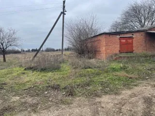 Нежилые здания лит. Д, В и земельный участок, 65,2 и 58,2 кв. м, Краснодарский край, Тимашевский район. Здание нежилое, литер «Д», с кадастровым номером 23:31:0108032:320, площадью 65,2 кв. м, нежилое здание литер «В», с кадастровым номером 23:31:0108002:110, площадью 58,2 кв. м и земельный участок…