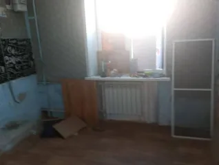 Двухкомнатная квартира площадью 47 кв.м, с кадастровым номером: 57:22:0740101:2193, расположенная по адресу: Российская Федерация, Орловская область, Ливенский район, пос. Сахзаводской, ул. Комсомольская, д. 6, кв. 2.