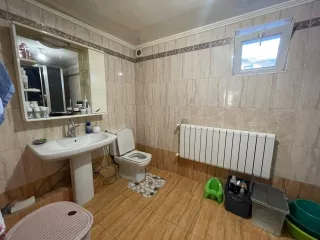 Жилое здание, площадь: 161,1 кв.м., кадастровый номер: 23:39:1101190:122 и земельный участок, площадь: 580 кв.м., категория земель: Земли населенных пунктов, разрешенное использование: индивидуальное жилищное строительство, кадастровый номер: 23:39:1101190:50, адрес: Краснодарский край, р-н…