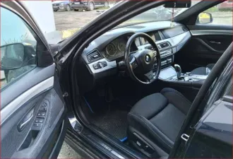 BMW 5 Series 2014 года, 184 лс, АКПП. Идентификационный номер – X4X5A39410D880034. Тип ТС – легковой, год изготовления – 2014. Номер кузова – X4X5A39410D880034, цвет кузова – черный. Мощность двигателя – 184 л.с. (135 кВт).