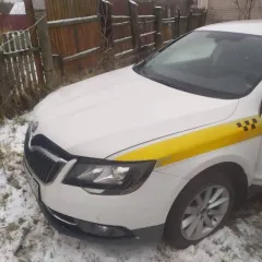 Skoda Superb 2014 года, 152 лс, 140000 км, идентификационный номер TMBAB83T5F9011924, номер кузова TMBAB83T5F9011924, цвет кузова белый-желтый-серый, тип двигателя бензиновый на бензине, номер двигателя CDA 460426, рабочий объем 1798 см3, мощность 152 л.с. (112 кВт), тип коробки переключения…