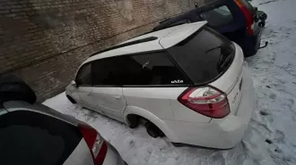 Автомобильные кузова Автомобильный кузов марки «HONDA JESUS», светло-серого цвета, б/у, рег. № PL PZ290KV, VIN JHMGD57305S224663Автомобильный кузов марки «HONDA CR V i-vtec», темно-синего цвета, б/у, рег. № FIN RCY728, VIN SHSRD88603U118874Автомобильный кузов марки «SUBARU OUTBACK BL-Fuel», белого…
