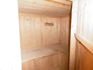 Здания и земельный участок общей площадью 1176 кв.м в Москве. Нежилое здание, кадастровый номер: 77:18:0170804:78, площадью 150,4 кв.м, адрес: г. Москва, поселение Марушкинское, квартал 116, владение 56, стр. 1. Нежилое здание, кадастровый номер: 77:18:0170707:399, этажность 1, площадь 16,6 кв.м…