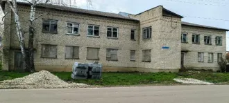 Здание пришкольного интерната (начальная школа) 1020.3 кв.м с земельным участком 1100 кв.м Республика Мордовия Республика Мордовия, р-н. Инсарский, г. Инсар, ул. Коммунистическая, д. 26, с земельным участком общей площадью 1100 кв. м., кадастровый номер 13:09:0117011:582, адрес: Российская…