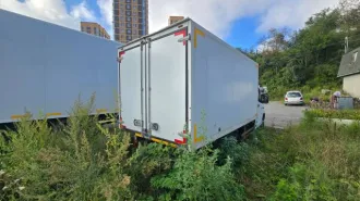 Gaz c41r92 2019 ГАЗ C41R92, 2019 года грузовой автомобиль, марка: ГАЗ, модель: C41R92, год изготовления: 2019 г.в., г/н: Х624НМ125, кузов №: A21R22K0110412 Требуется замена лобового стекла. 2. Сквозная коррозия на кабине над лобовым стеклом. 3. Имеются очаги ржавчины рамы. 4. Отсутствует…