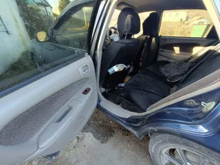 Toyota Sprinter 1998 года, 100 лс, 300000 км, АКПП. VIN отсутствует, кузов № H077749, цвет синий. Коробка затягивает при переключении. По кузову есть недостатки, имеются сколы. В правой стороне спереди не понятные стуки. Возможно наличие иных скрытых недостатков.