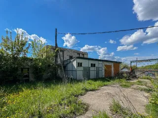 Детский дом, котельная, участок 7502 кв.м, Нижегородская область. Нежилое здание, общей площадью 1 097,2 кв. м, кадастровый номер 52:49:0800006:398; нежилое здание, общей площадью 30,4 кв. м, кадастровый номер 52:49:0800006:333; земельный участок общей площадью 6 375+/-279 кв.м., кадастровый номер…