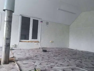 Дом 99,4 кв. м и земельный участок 421 кв. м в селе Верх-Тула, Новосибирская область, улица Учительская, дом 85. Кадастровый номер дома: 54:19:060103:3741, участка: 54:19:060103:3722.