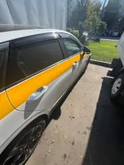 Kia K5, 2020 г.в., VIN: XWEG6417BM0000828, гос.номер: С902РР790, номер двигателя: G4KNLH203046, мощность: 142.6 кВт, объем двигателя: 2497 см³, цвет: Белый, СТС: 9966791021 от 20.03.2024 г., ПТС: 164301008855665 от 22.07.2020 г. Находится в залоге. Пробег не известен, указан для заполнения поля.