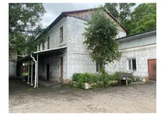 Промышленная база с земельными участками общей площадью 2329 кв.м, расположенная по адресу: ЕАО, г. Биробиджан, ул. Советская, дом 127. В состав входят: административное здание площадью 201,9 кв.м, назначение нежилое, этажность 1-2, материал наружных стен кирпичные, год ввода в эксплуатацию 1986…