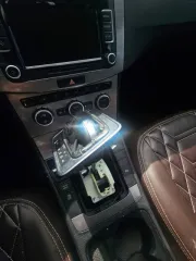 Volkswagen Passat, 2014 года, 152 лс, 160000 км. Легковой автомобиль, марка: Volkswagen, модель: Passat, год изготовления: 2014, цвет: бежево-серый, изготовитель (страна): Германия, VIN: WVWZZZ3CZFE004685, ПТС: 78ХА360959. Объект в залоге. Залогодержатель АО "ТБАНК".