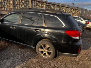 SUBARU OUTBACK, 2013, VIN: JF1BR9L95EG174416 Автомобиль находиться в залоге ООО МФК  КАРМАНИ  и реализуется на основании положения представленного залоговым кредитором.  Автомобиль на ходу.  Без движения более года   Пробег 270 637    Комплектность АКПП, круиз контроль, под рулевое управление…